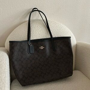 Signature Coach Tote New without tags